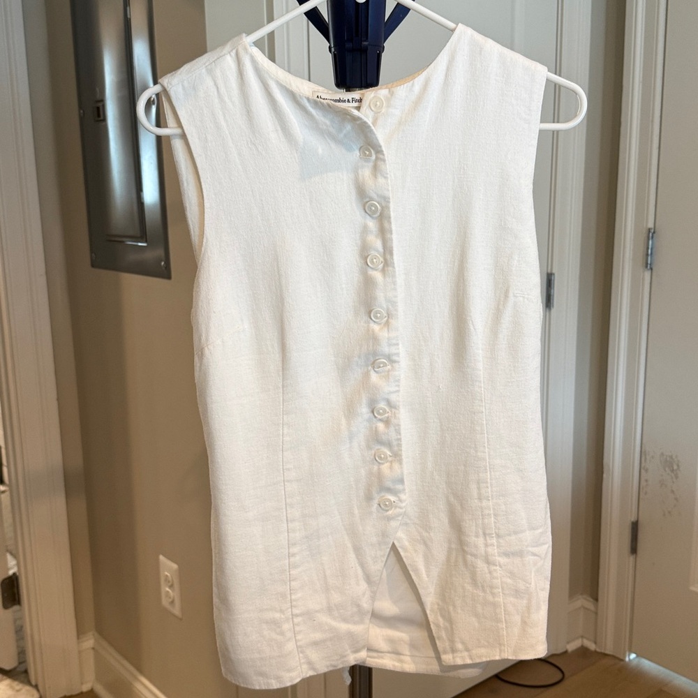 Abercrombie & Fitch White Womans Linen Sleeveless Button-Front Tank